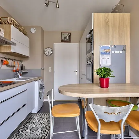 New! Very Nice Flat In The Center! *