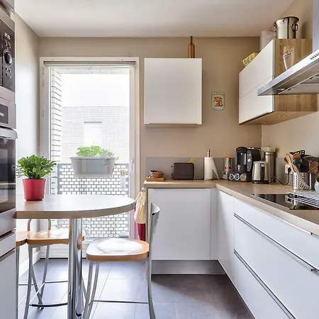 New! Very Nice Flat In The Center! *