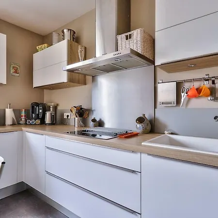 New! Very Nice Flat In The Center! * נאנט