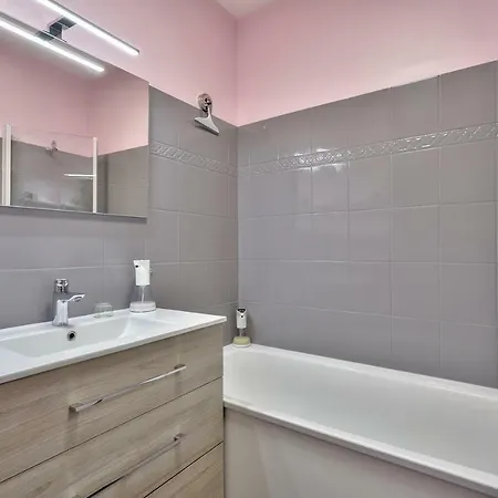 New! Very Nice Flat In The Center! * נאנט