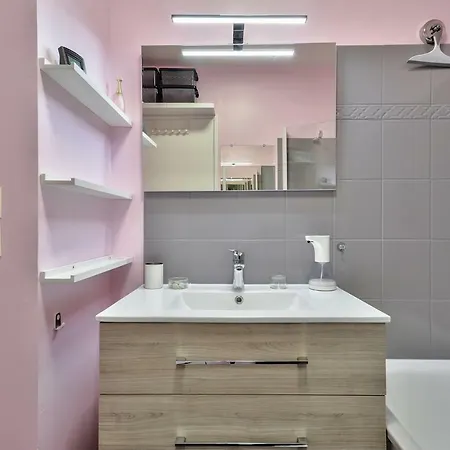 New! Very Nice Flat In The Center! * נאנט